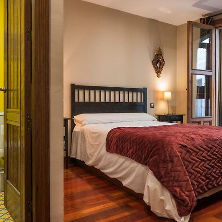 Apartamentos Las Teresitas Junto A La Catedral Toledo Dış mekan fotoğraf