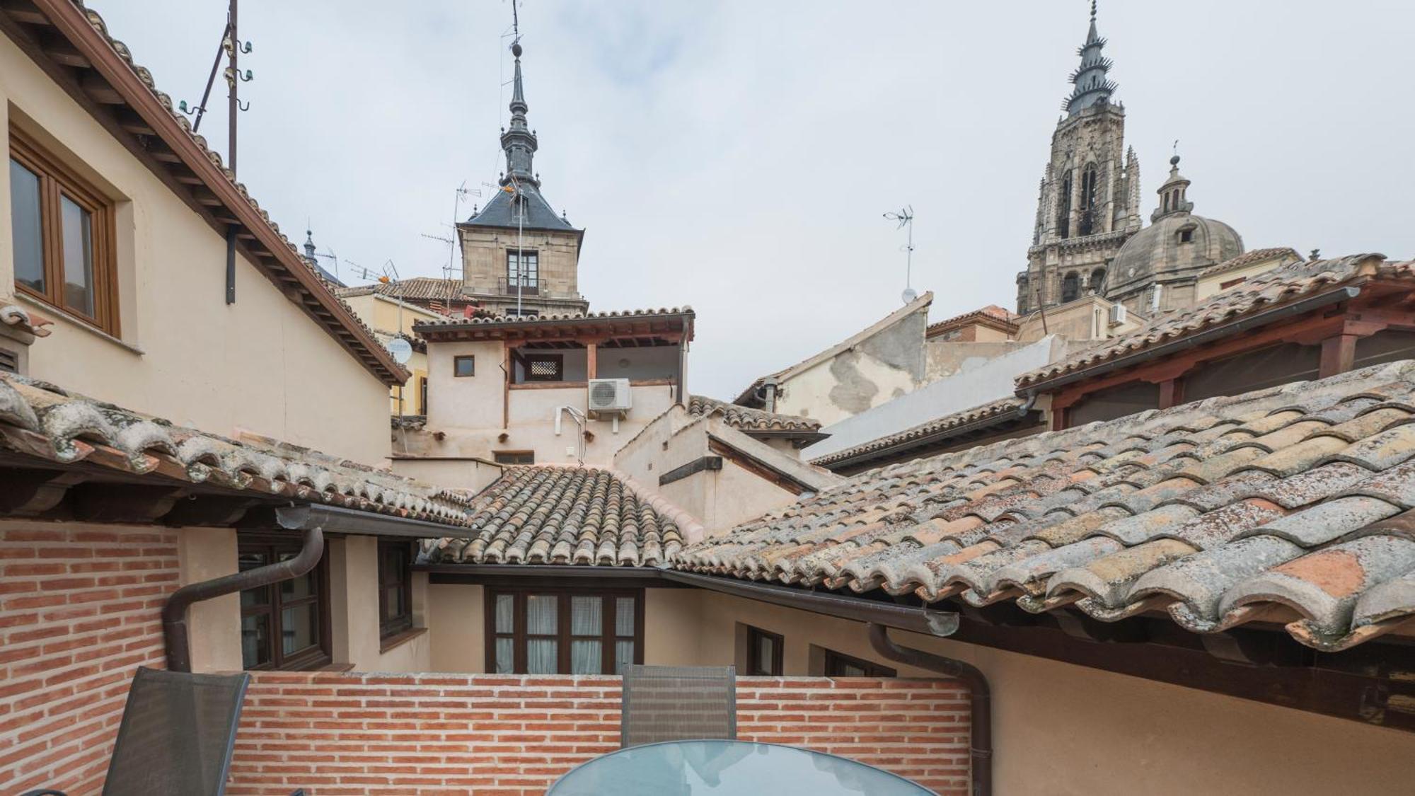Apartamentos Las Teresitas Junto A La Catedral Toledo Dış mekan fotoğraf