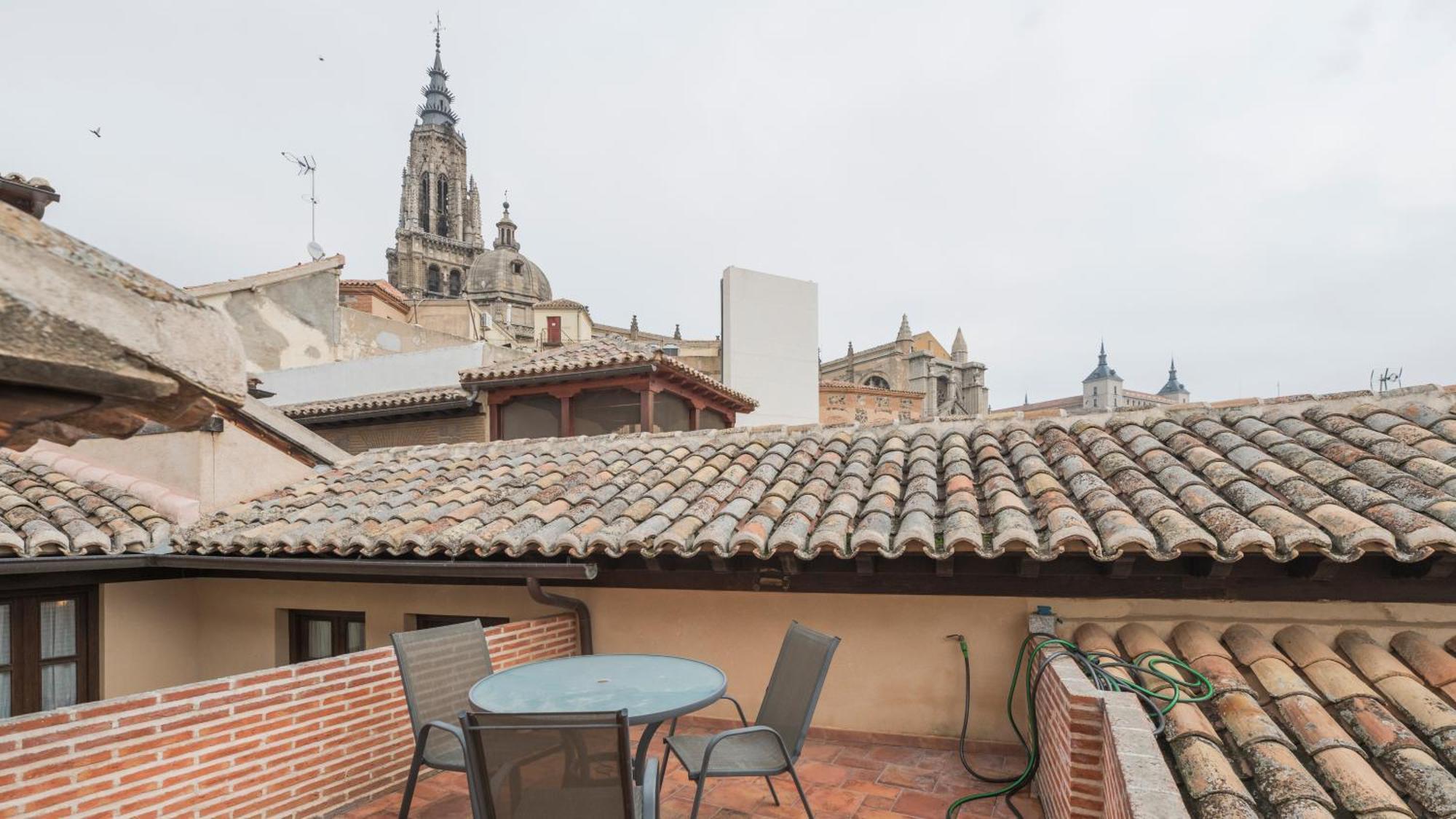 Apartamentos Las Teresitas Junto A La Catedral Toledo Oda fotoğraf