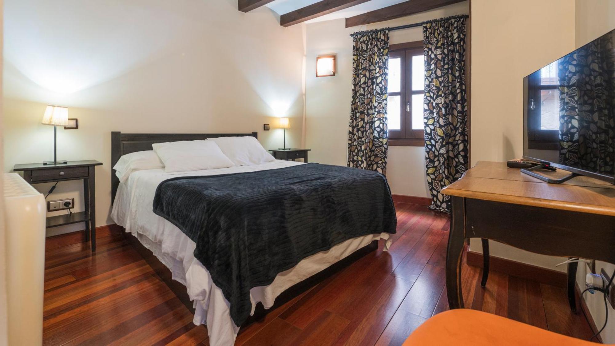 Apartamentos Las Teresitas Junto A La Catedral Toledo Dış mekan fotoğraf